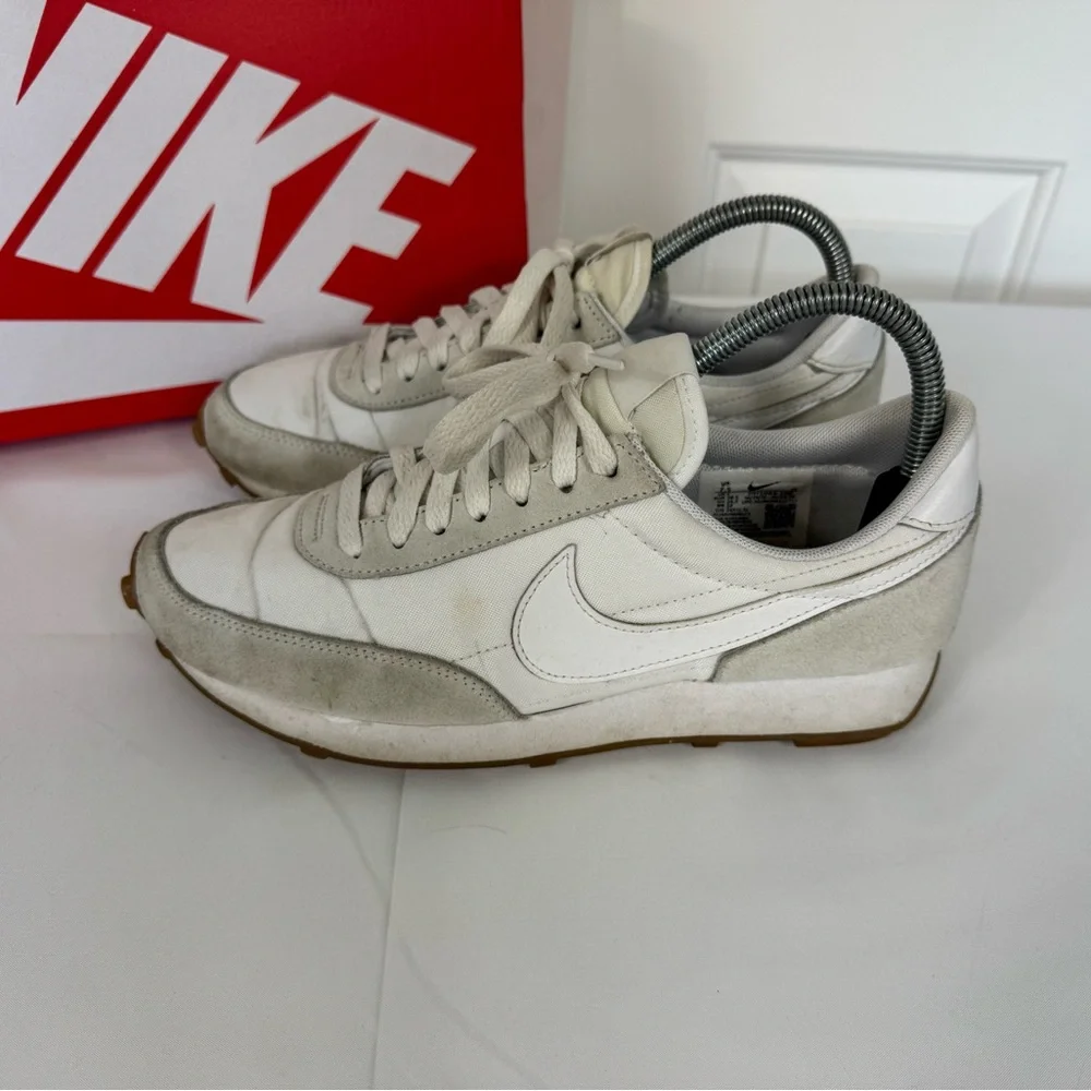 Nike Daybreak White Gum‎ Women’s Size 7.5